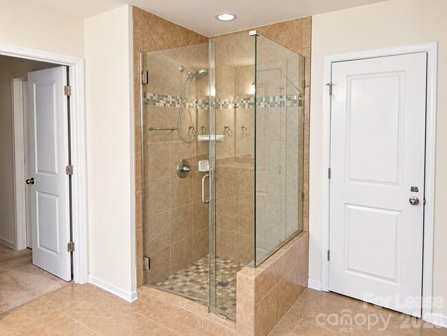 Building Photo - 2642 Treeline Dr