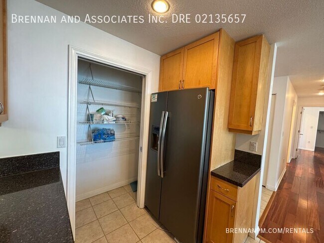 Building Photo - 850 Beech St