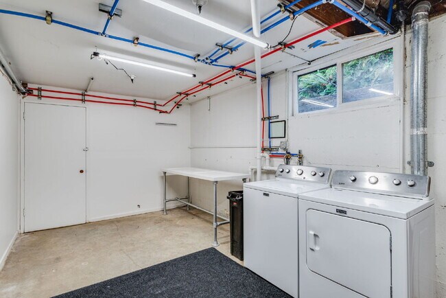 Building Photo - 3473 6th Ave NW