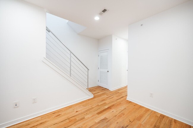 Building Photo - 1642 N Marshall St