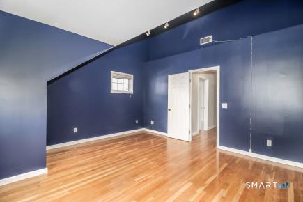 Building Photo - 26 Woodcrest Ln