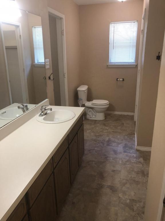 Building Photo - 710 Paintbrush Dr