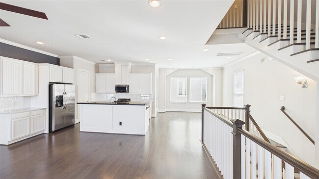 Building Photo - 2724 Rutland St