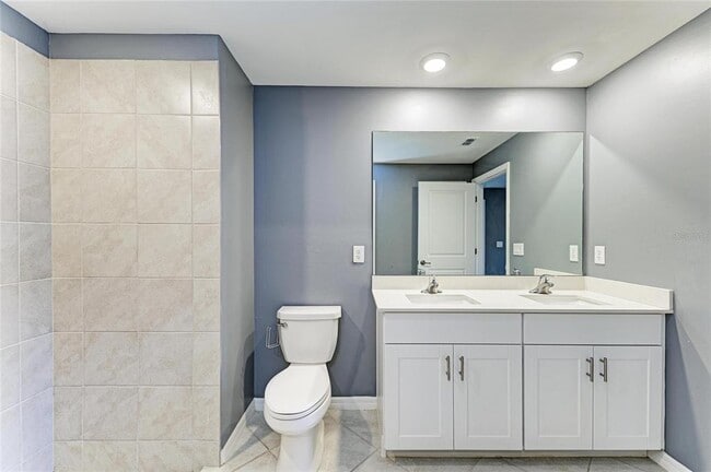 Building Photo - 1263 Somerset St