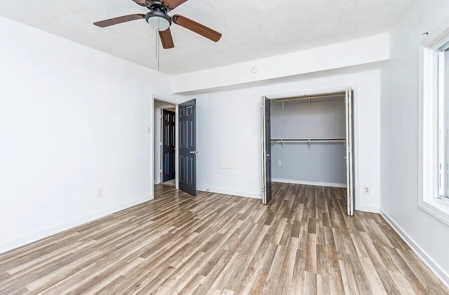 Building Photo - 1208 Louis Ln