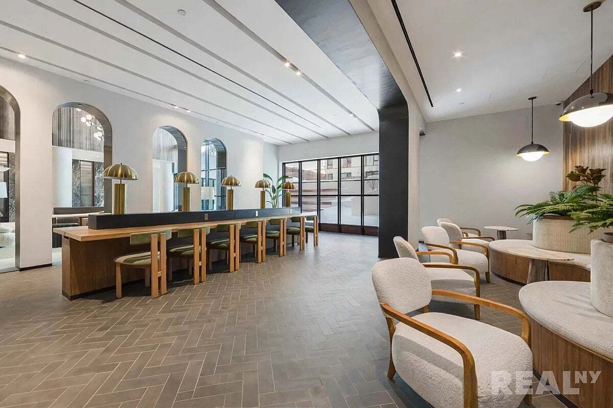 Building Photo - 953 Dean St