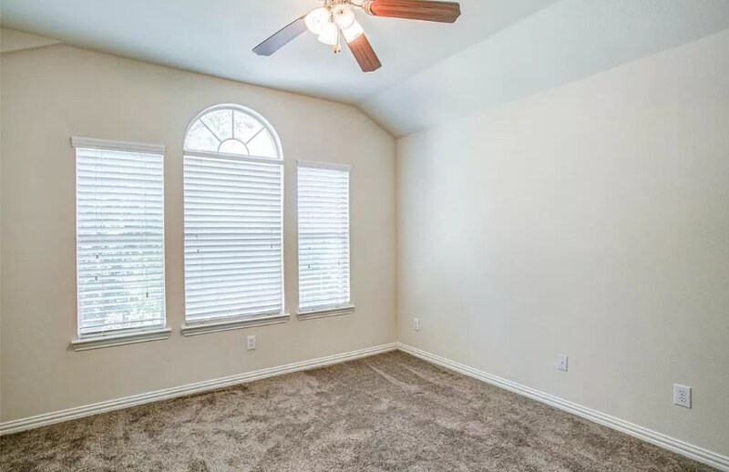 Building Photo - 1208 Shamrock Dr