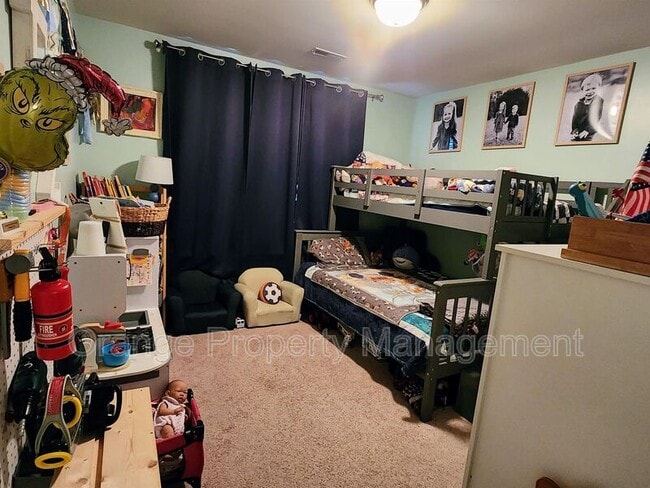 Building Photo - 612 Sandstone Dr