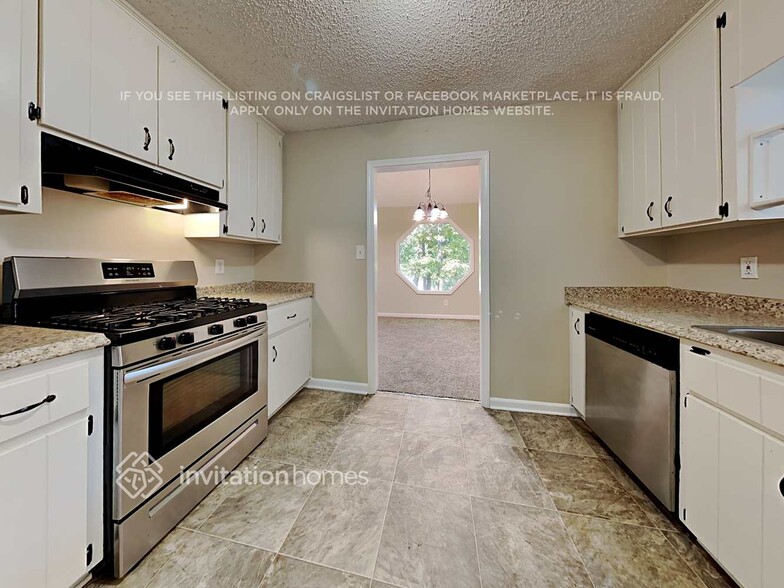 Building Photo - 2057 Kinridge Ct