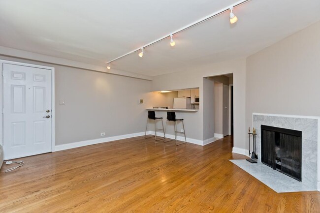 Building Photo - 1 bedroom in Chicago IL 60613