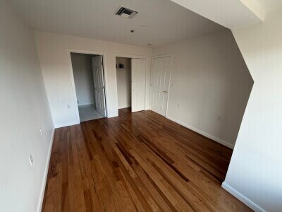 Building Photo - 332 Jamaicaway