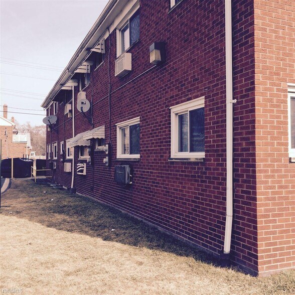 Building Photo - 15130 Fenkell Ave