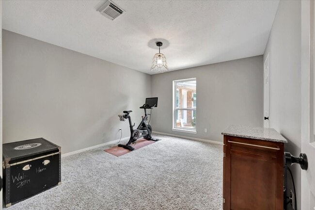 Building Photo - 15402 Willow Shores Dr