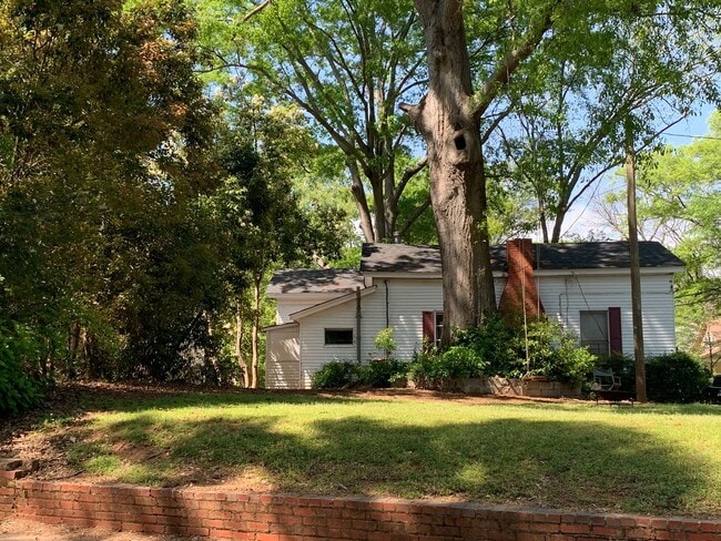 Building Photo - 3/2 Near UGA campus off Bloomfield Street - Available Early August 2026