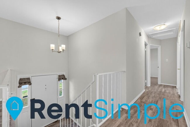 Building Photo - 12035 Stuart Ridge Dr