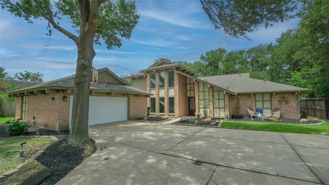 Building Photo - 3406 Deerwood Ln
