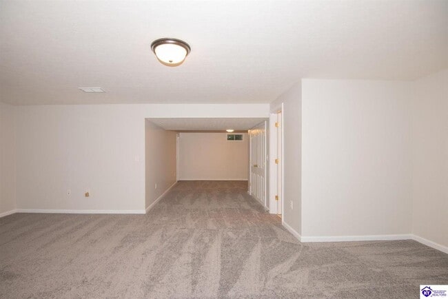 Building Photo - 605 Wind Brook Dr