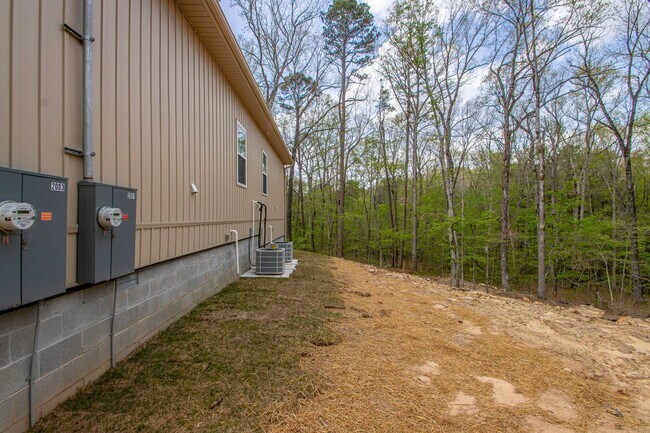 Building Photo - 2001-2003 Scotty Ct