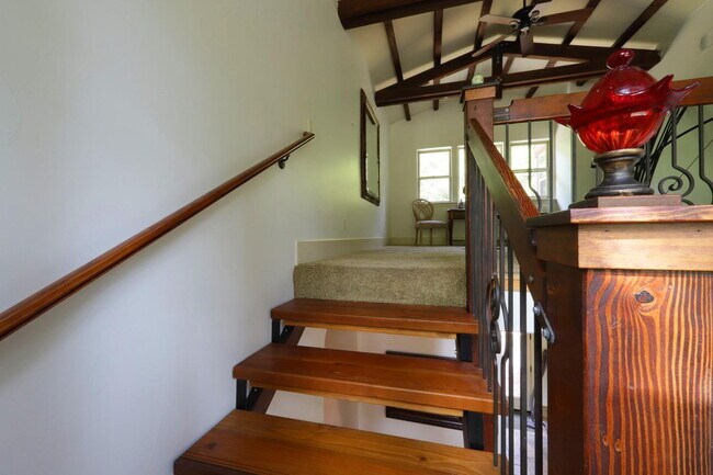 Building Photo - Don't miss this amazing opportunity to rent a higher end home nestled in the trees in the coveted...