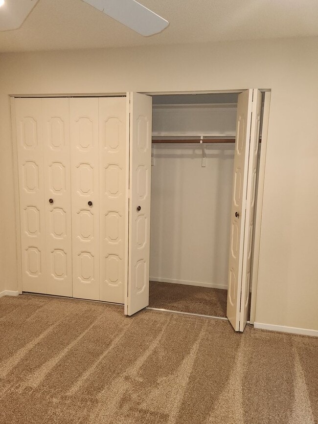 Building Photo - Very nice home w/CENTRAL AIR CONDITIONING ...