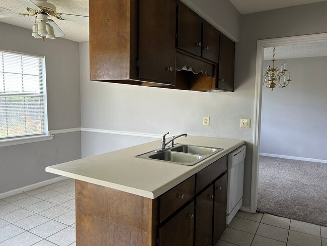 Building Photo - FALL MOVE-IN SPECIAL: 50% OFF 1st MONTH'S ...