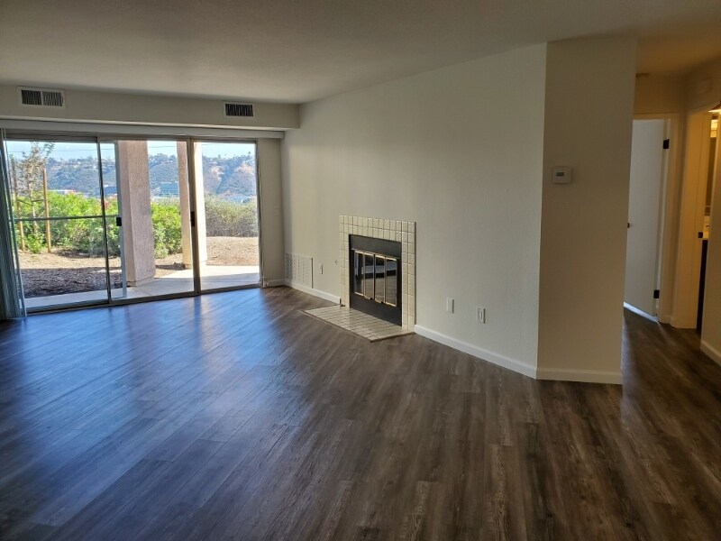 Building Photo - 7047 Camino Degrazia