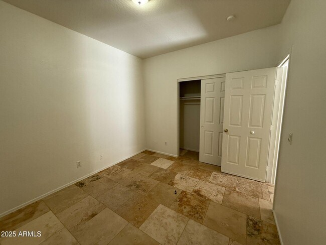 Building Photo - 7024 W Alta Vista Rd