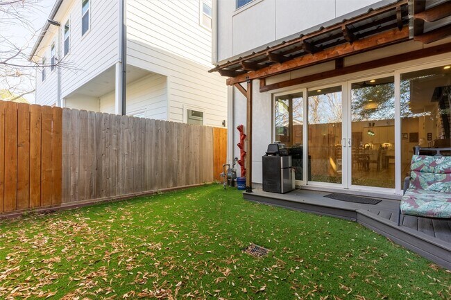 Building Photo - 1136 Adele St