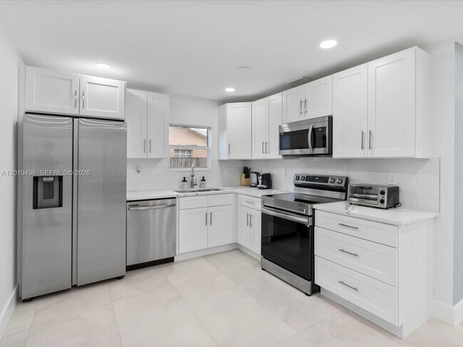 Building Photo - 5731 SW 54th Terrace