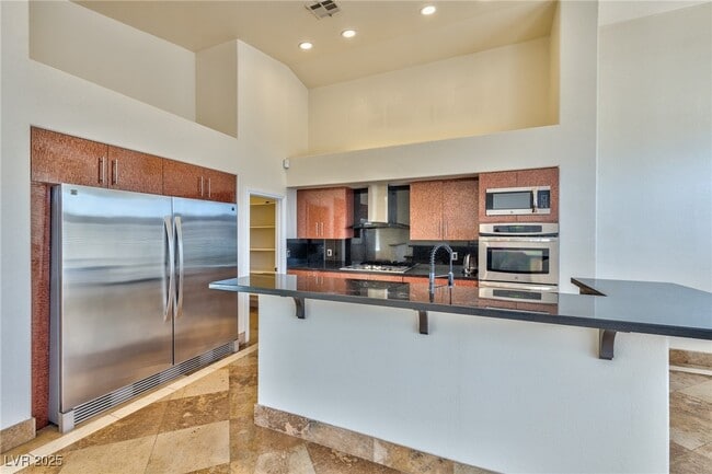 Building Photo - 8129 Pacific Cove Dr