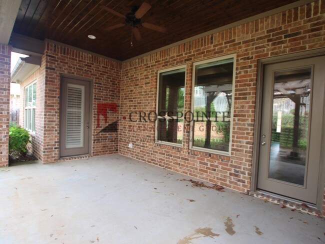 Building Photo - Gorgeous 3 bed 2 bath home in Hadley Court!