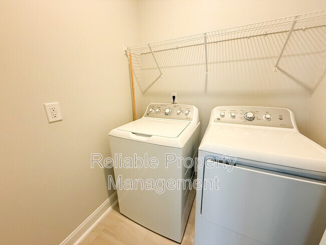 Building Photo - 536 Tanner Lk Ln