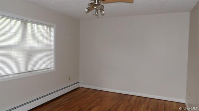 Building Photo - 502 Barclay Manor
