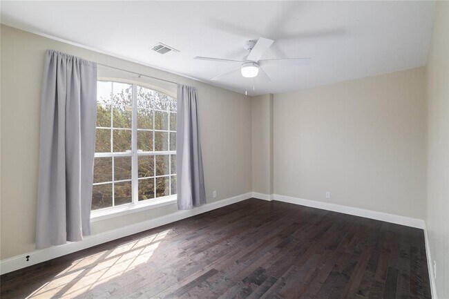 Building Photo - 12520 Sir Christophers Cove