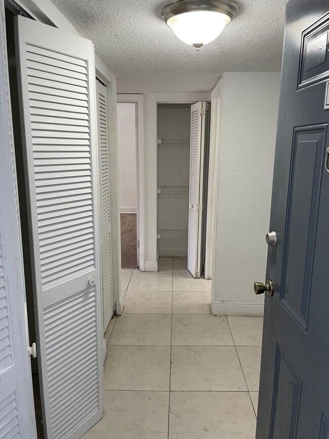 Building Photo - Two bedroom Two bath Condo