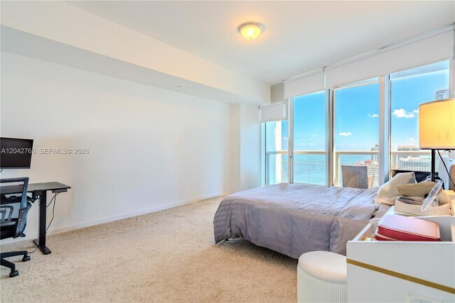 Building Photo - 495 Brickell Ave