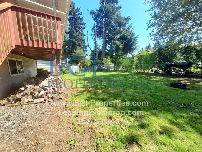 Building Photo - Beautiful 4 Bedroom/ 3 Bath Home close to Sunnyside Beach Park/ JBLM/ Fort Steilacoom!