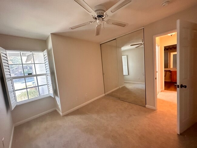 Building Photo - 4976 Mesa Ridge Dr