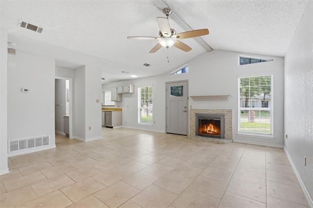 Building Photo - 1122 Hidden Creek Dr
