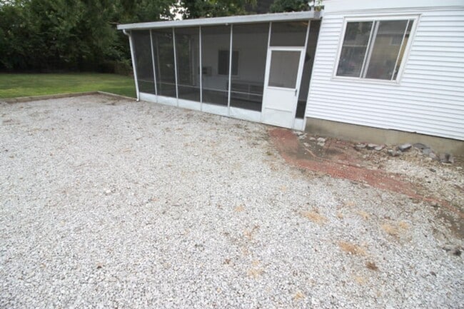 Building Photo - 183 W Patterson Ave