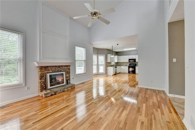 Building Photo - 2455 Kirkstone Dr