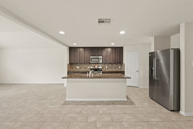 Building Photo - 16401 Olive Sparrow Dr