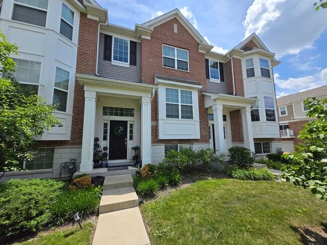 Building Photo - 522 Fairway Dr