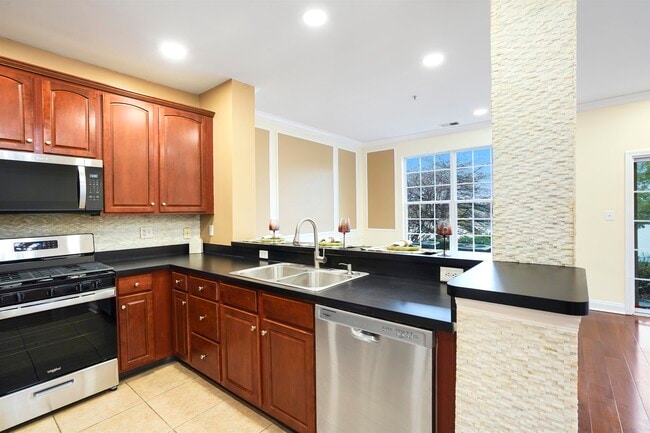 Building Photo - 80 Lyon Ct