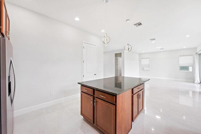 Building Photo - 5432 Pecan Dr