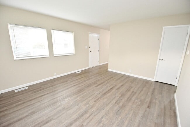 Building Photo - Updated McKinley Terrace home, 3 bedroom 1...