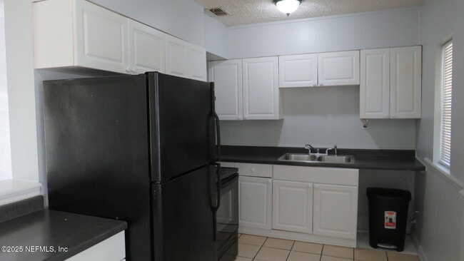 Building Photo - 5347 Baycrest Rd