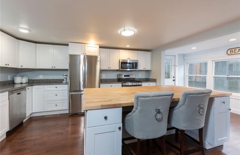 Building Photo - 32 Pilgrim Ave