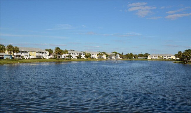 Building Photo - 204 Pompano Dr SE