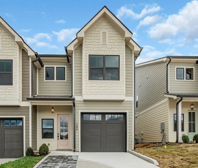Primary Photo - 3-bedroom 3.5 bathroom Home with Modern Am...
